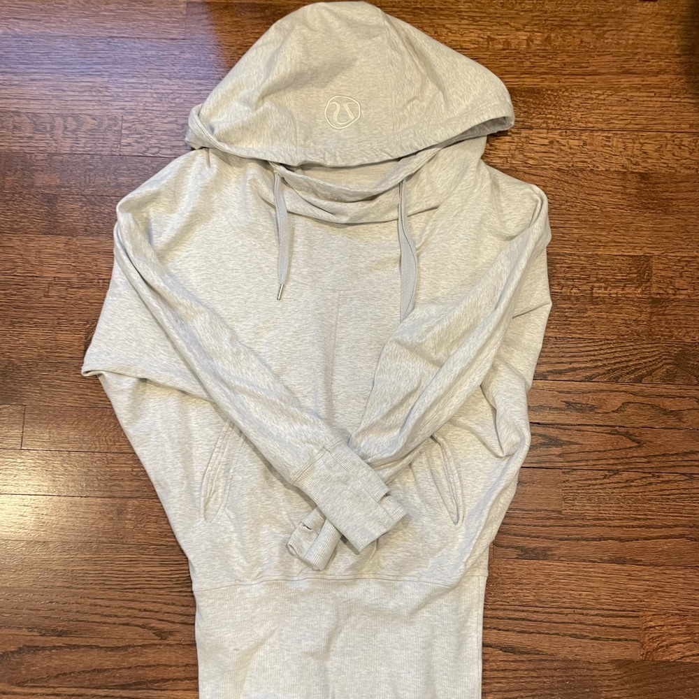Lululemon slouchy sweatshirt size 6
